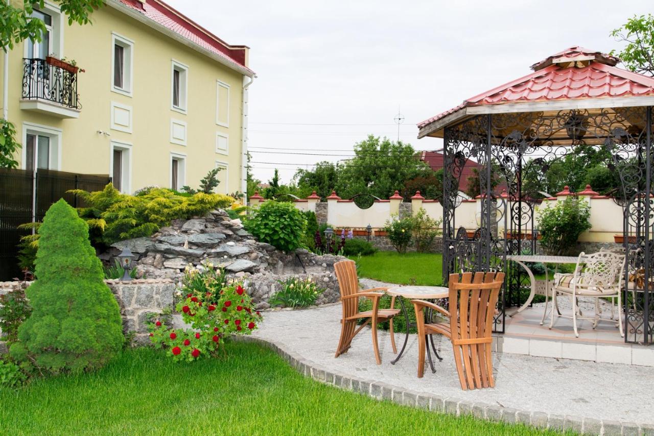 Villa Oselya Kyiv Exterior photo