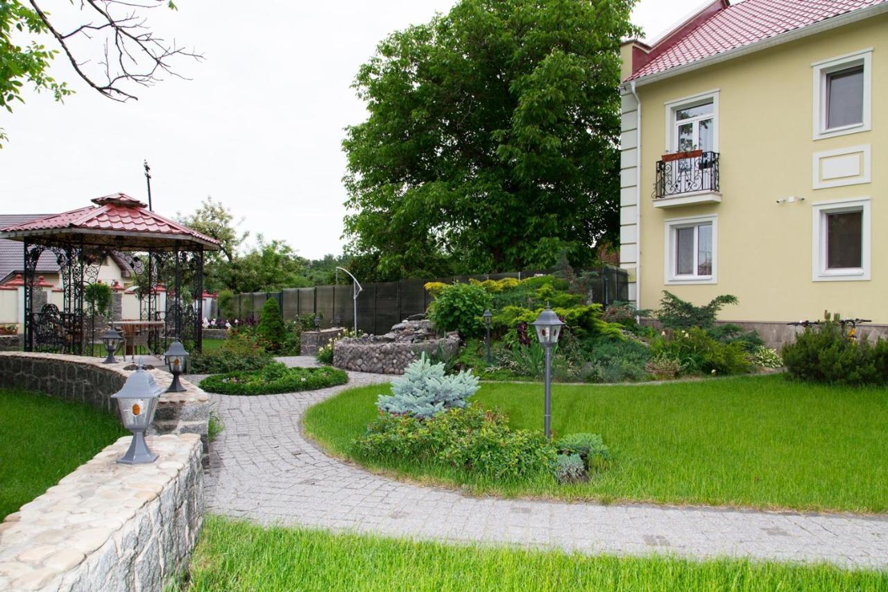 Villa Oselya Kyiv Exterior photo